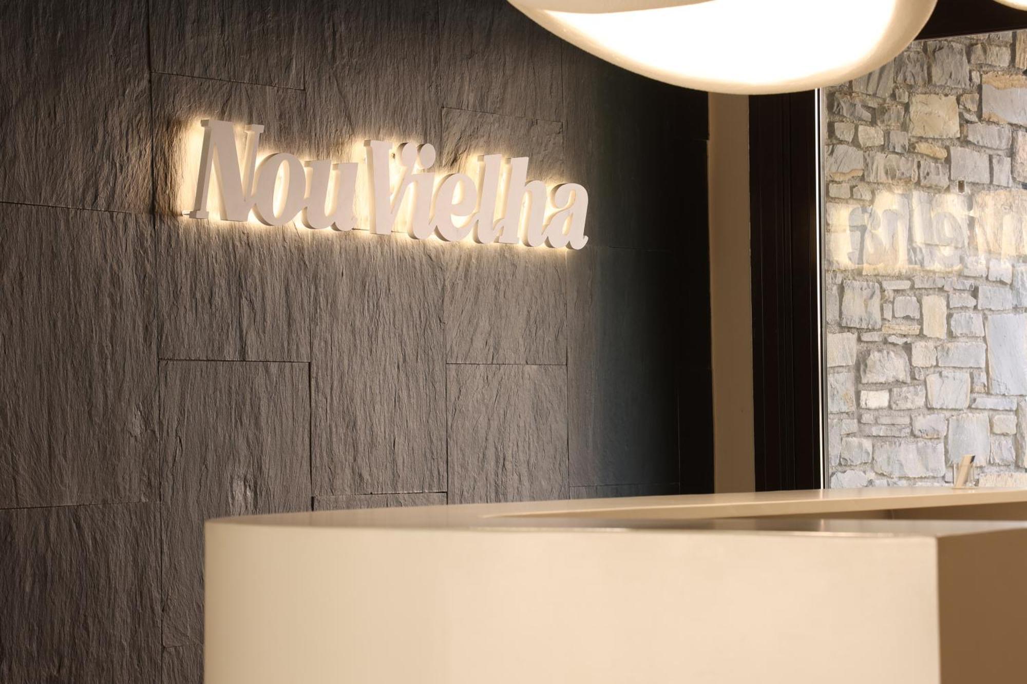 Aparthotel Nou Веля Екстериор снимка
